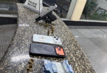 Suspeito de ligação com facção é preso com arma dentro de carro em Campos