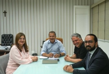 Prefeito Frederico Paes se reúne com ex-governadores Garotinho e Rosinha
