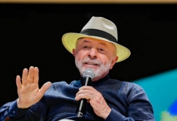Lula diz que não sabia que Bolsa Família não teve reajuste e se esquiva sobre caráter eleitoral