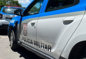 PM flagra traficantes espancando homem que teria desviado drogas de facção 