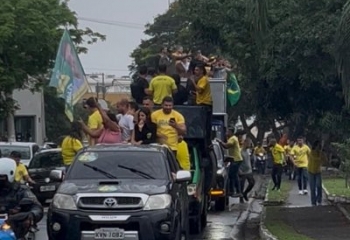 Mega carreata em Campos reúne governador Douglas Ruas e lideranças em apoio a Flávio Bolsonaro