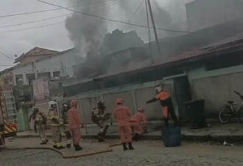 Princípio de incêndio em bar mobiliza Corpo de Bombeiros em Campos