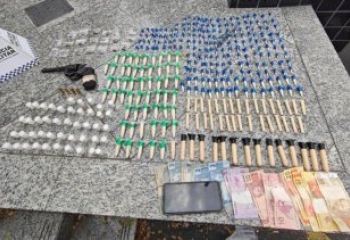 Homem tenta fugir da PM, mas é capturado com arma, drogas e dinheiro em Guarus