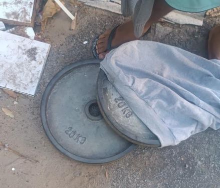 Homens são presos com anilhas furtadas nas proximidades de batalhão da PM