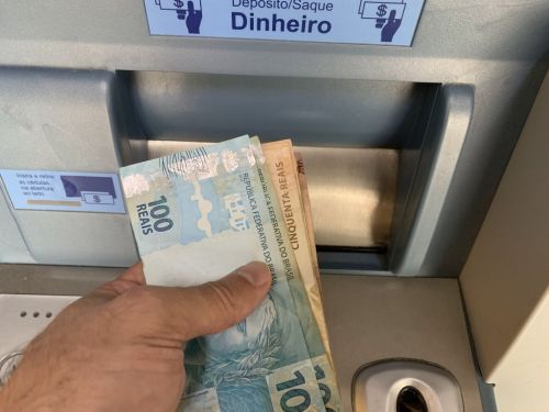 Pagamento do abono salarial tem início nesta segunda-feira