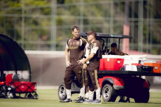 Flamengo enfrenta o Santos neste domingo no Maracanã