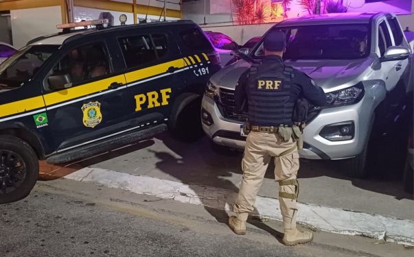 Veículo roubado no Rio é recuperado pela PRF a caminho de Campos