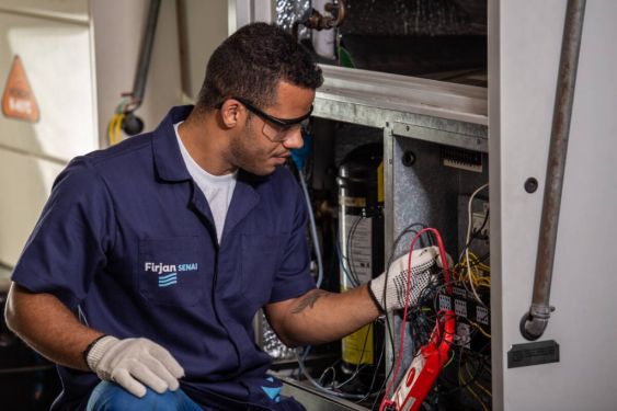 Firjan SENAI Campos e Macaé com vagas gratuitas em qualificação profissional