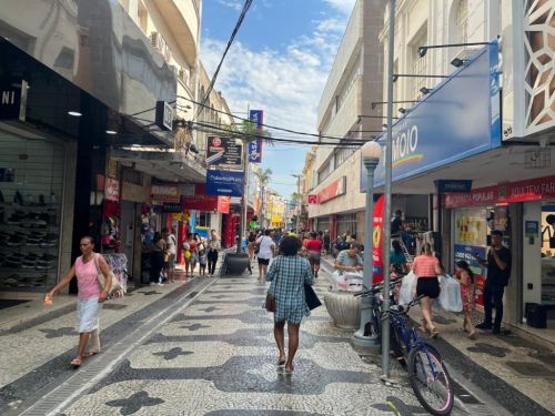 Comércio de Campos poderá abrir no feriado de 1º de maio sem colaboradores