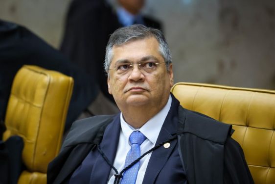 Flávio Dino pede vista e STF suspende julgamento sobre royalties do petróleo