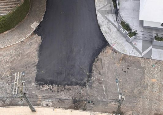 Moradores cobram conclusão de asfalto na área central de Campos