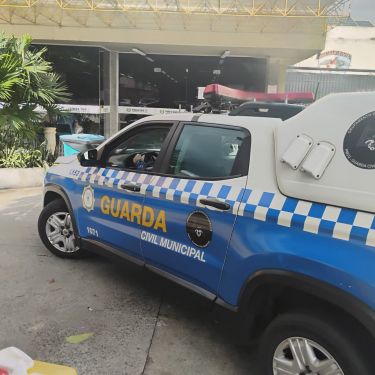 GCM detém mulher armada com faca no Mercado Municipal em Campos