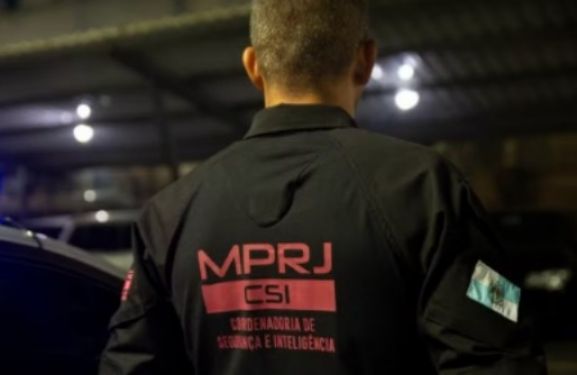MPRJ cumpre mandados contra ex-vereador investigado por duplo homicídio 