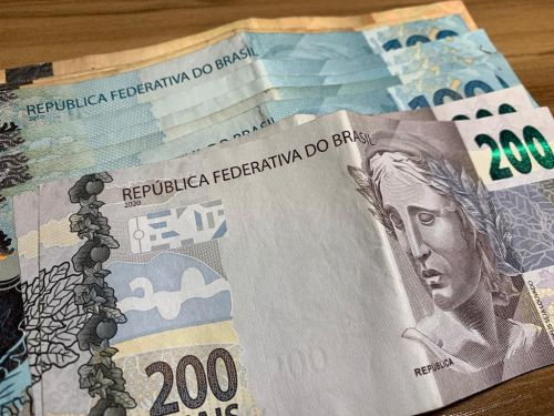 Prefeitura de SJB antecipa primeira parcela do 13º salário dos servidores 