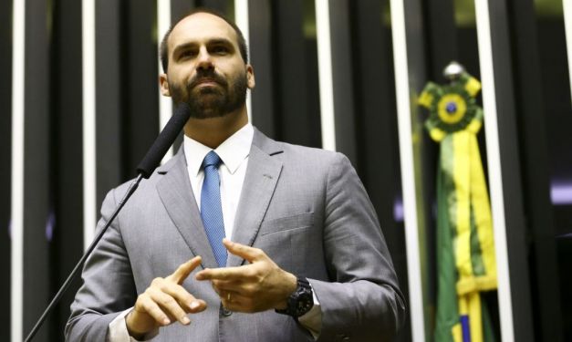 Após críticas de Zema a Flávio, Eduardo Bolsonaro fala em rompimento com o Novo