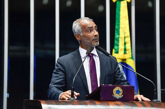 Após pressão nas redes, Romário abre mão do salário de senador durante a Copa do Mundo