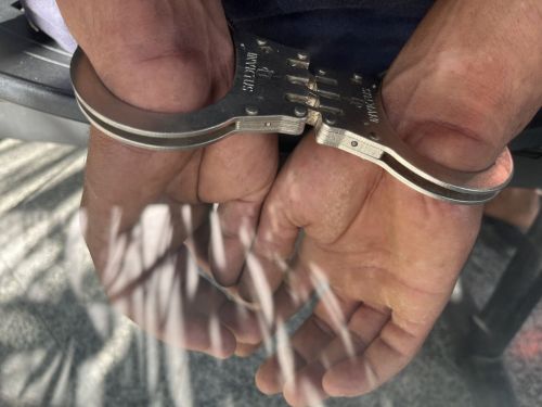 Homem é preso após agredir companheira durante discussão