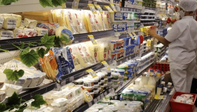 Trabalho no comércio em feriados passa a exigir acordo coletivo; veja o que muda