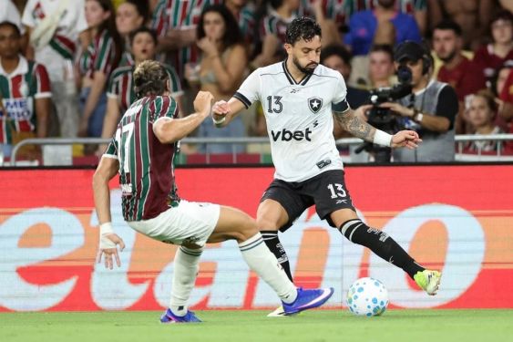 Botafogo e Fluminense se enfrentam neste sábado pelo Campeonato Brasileiro 