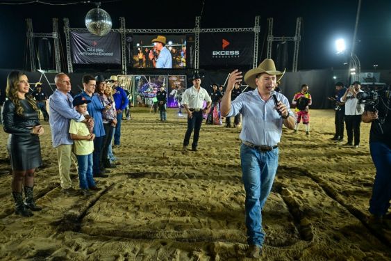 Prefeito Frederico Paes participa da abertura do rodeio e inaugura pavilhão na ExpoAgro 