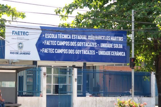 Governo do RJ autoriza contratação temporária de profissionais da educação para a Faetec