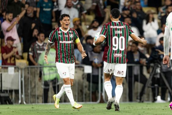 Fluminense vence o líder Palmeiras de virada, no Maracanã