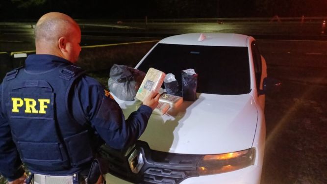 PRF intercepta veículo na BR-101 e encontra cocaína e maconha