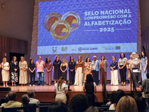 Município conquista Selo Prata do Compromisso Nacional Criança Alfabetizada em 2026