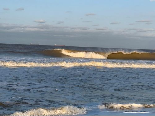 Marinha emite alerta de ressaca no litoral do Rio com ondas de até 3 metros