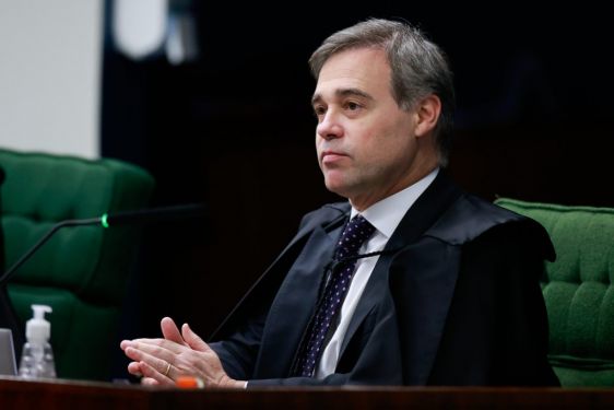  Mendonça diz que Plenário do STF deve analisar novos elementos da PF sobre Banco Master
