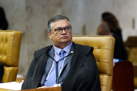 Em meio à crise no STF, Flávio Dino questiona propostas de encerramento de investigações
