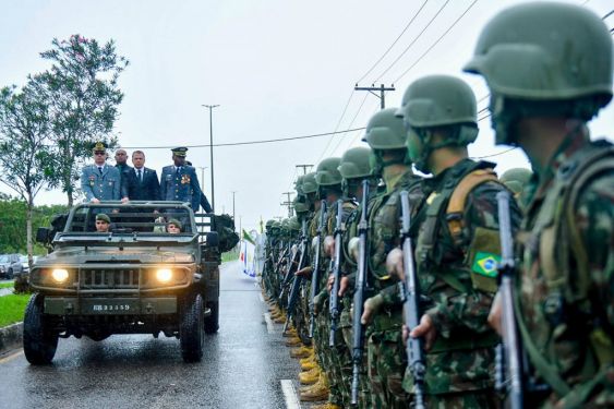 Desfile de 7 de Setembro reúne autoridades, escolas e forças de segurança no Cepop em Campos