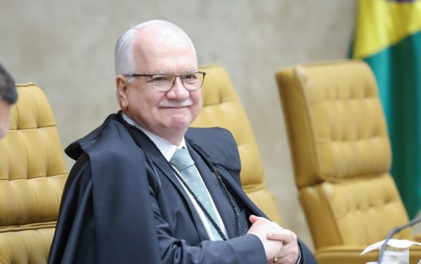 Fachin dá 48h para Andrei Rodrigues se manifestar; após prazo, permanência na PF será revista