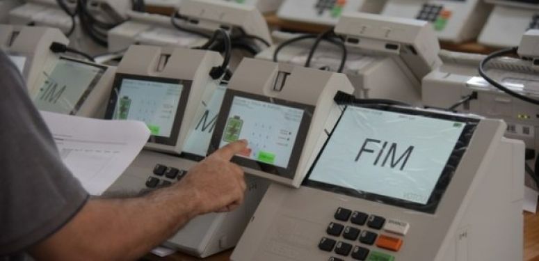 TRE-RJ inicia preparação e lacração de 42 mil urnas eletrônicas para as eleições