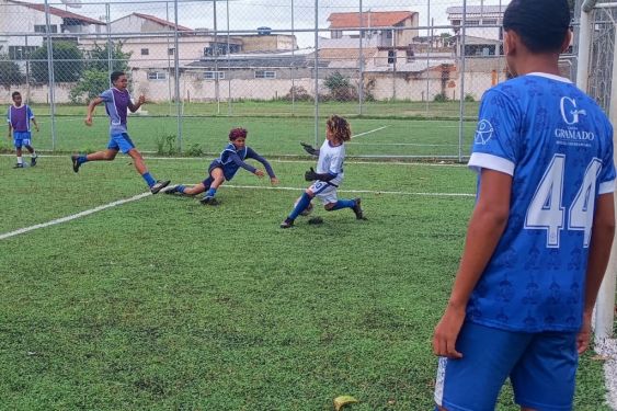 Goytacaz e Prefeitura oferecem aulas gratuitas de futebol para jovens