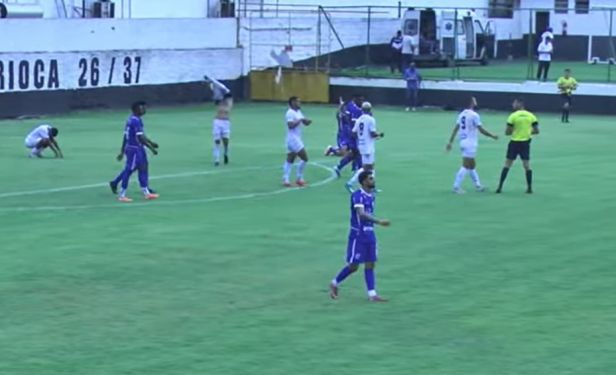 Goytacaz marca no fim e empata com o São Cristóvão pela Série B1