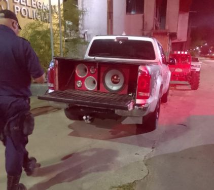 Motorista sem CNH é flagrado dirigindo embriagado após fugir de abordagem