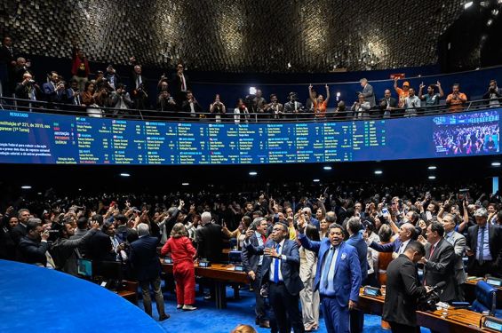 Senado aprova fim da escala 6x1; veja quando muda e como ficará a jornada