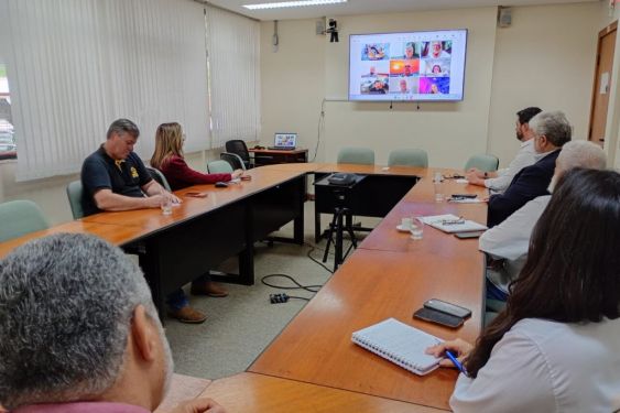 Prefeitura e setor produtivo se unem para buscar retomada dos voos comerciais no Bartolomeu Lisandro