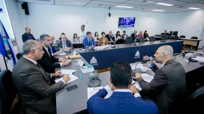 CCJ da Alerj aprova projeto que declara facções criminosas como organizações terroristas