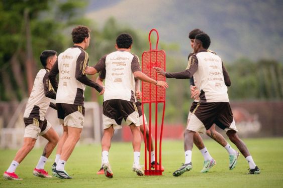 Flamengo encara o Estudiantes pelo jogo de volta da semifinal nesta quinta