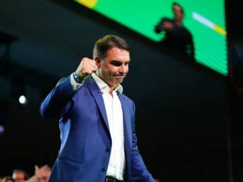 Em carta, Flávio Bolsonaro se autoproclama presidente eleito