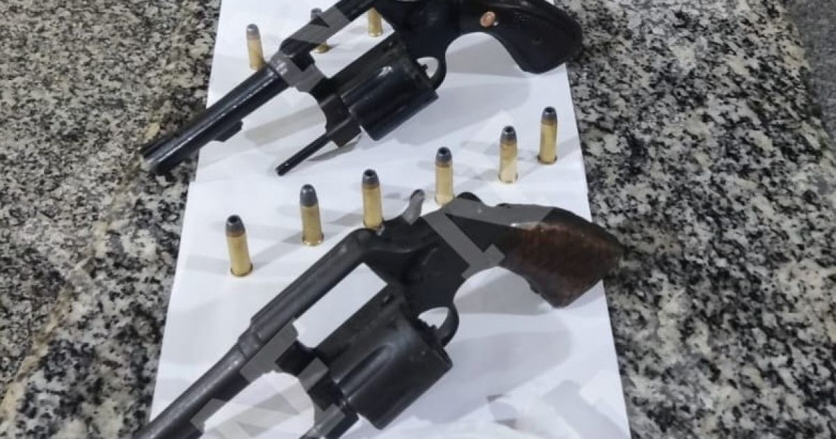 Vídeo Traficantes que aterrorizavam moradores e invadiam casas são