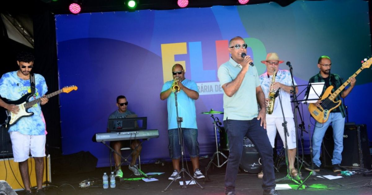 Banda MR-6: Mais de duas décadas levando o melhor da música para ...
