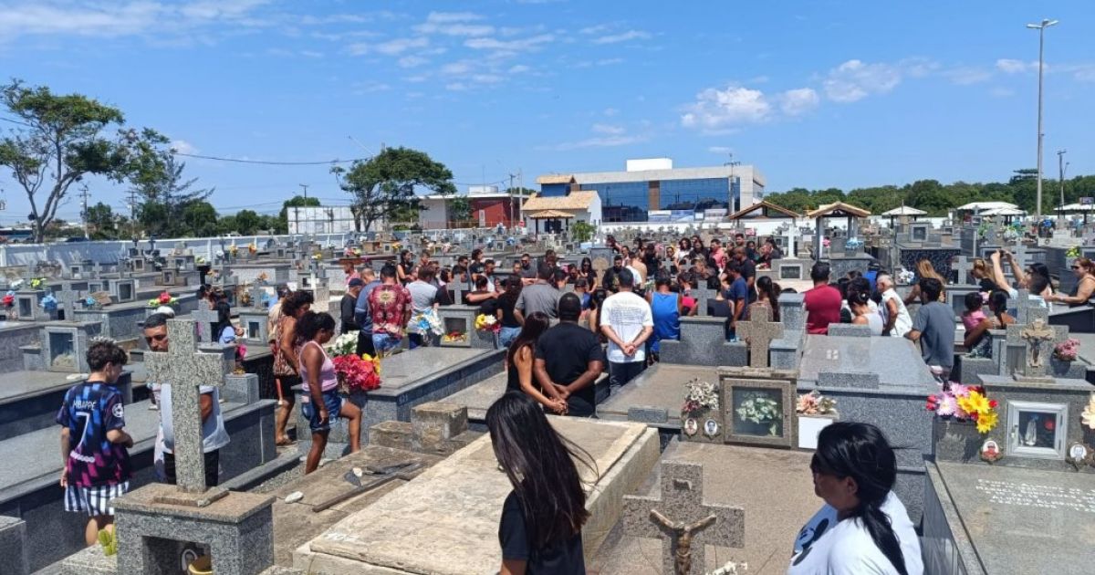 Dor e tristeza marcam o sepultamento de Maria Eduarda em SJB - NF Notícias
