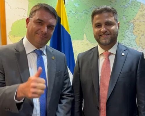 Flávio Bolsonaro anuncia apoio do PL a Wladimir Garotinho